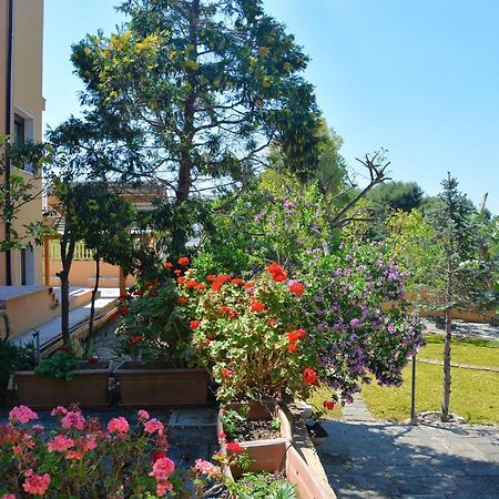 B&B Il Canto Del Mare Pulsano Bagian luar foto
