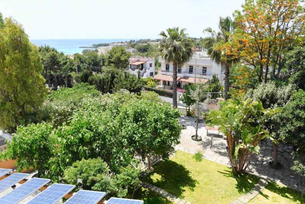 B&B Il Canto Del Mare Pulsano Bagian luar foto